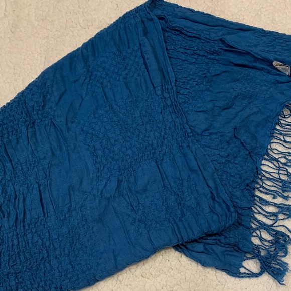 Old Navy Fashion Scarf - Blue Fringe Trim - Picture 3 of 3